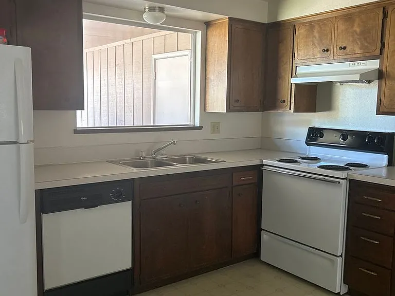 525 SE 24th Ave #1-42 — Photo 6