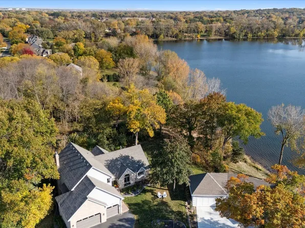 1513 Keller Lake Rd, Burnsville, MN 55306