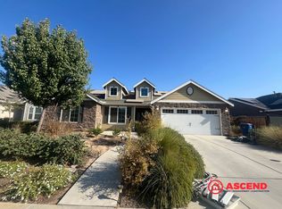 9414 Mountain Peak Ln, Shafter, CA 93263