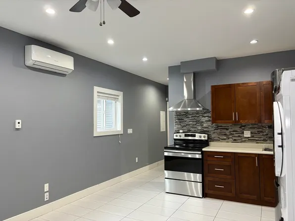 1309 Ewen Ave, New Westminster, BC V3M 5E6