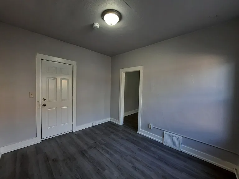 421 South Mission St- 10 Units — Photo 8