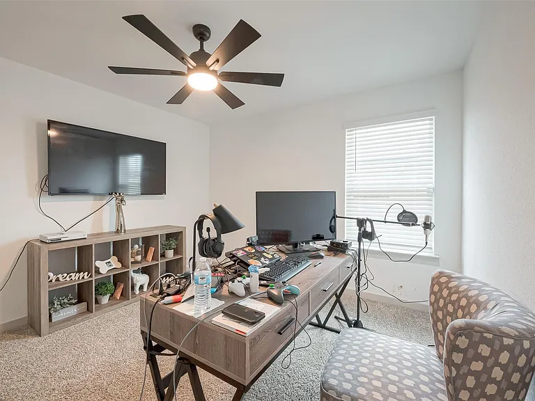 17 Desert Spring Ln — Photo 7