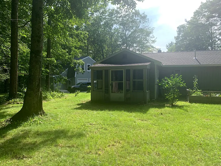 597 Sligo Rd — Photo 3