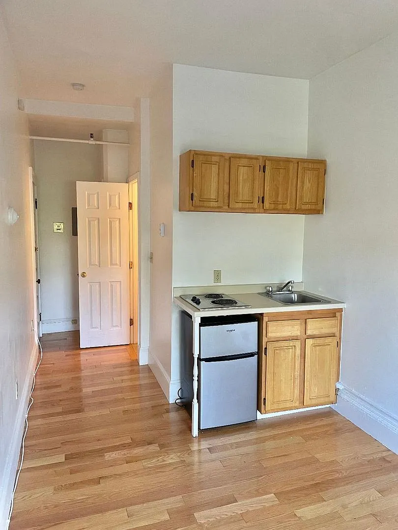 Just enough space in Brookline - Studio — Photo 1