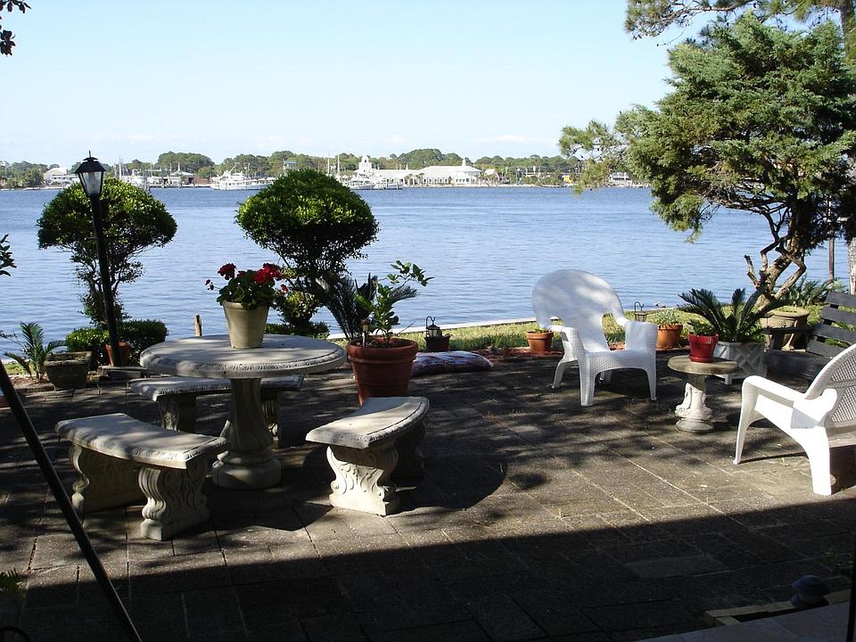 1st image of 21 Pelican Dr