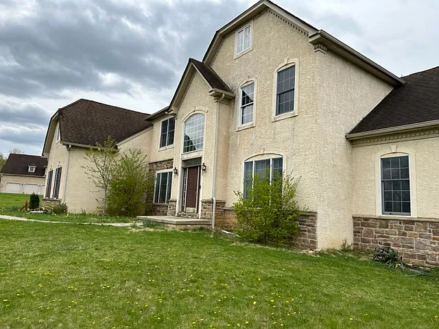 5 bed, 4860 sqft, $4,500 — Photo 1