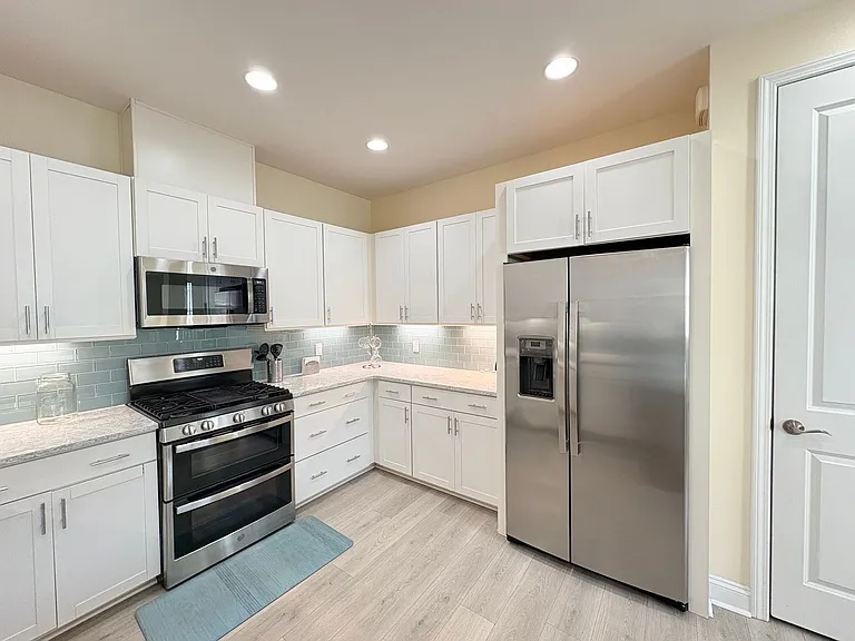 240 Margaritaville Ave S — Photo 26