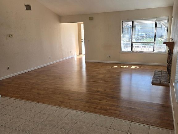 3rd image of 867 Kingman Dr
