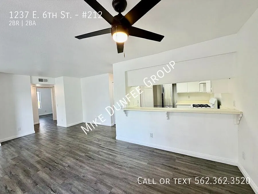 North Alamitos Beach Two Bedroom Unit in Clean Apartment Complex — Photo 2