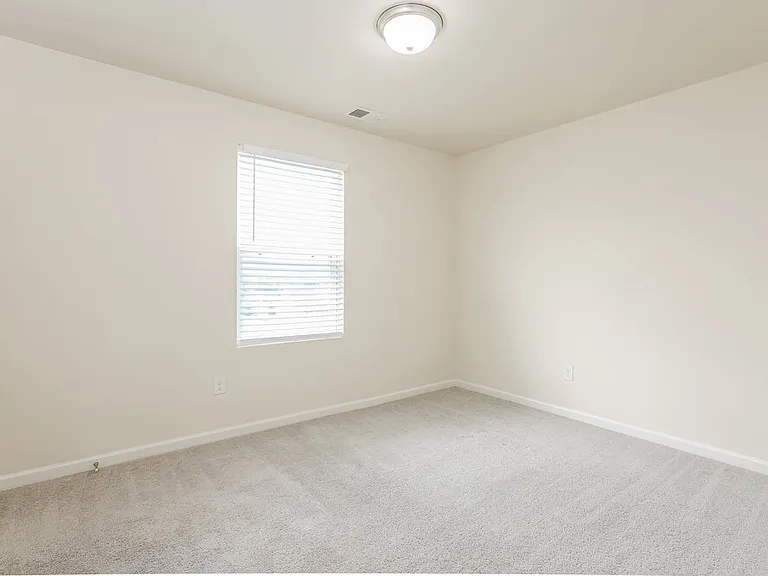 302 Freeman Cir — Photo 14