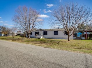 646 Whisperview Cir, Granbury, TX 76049