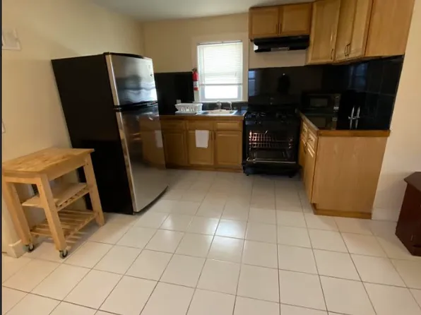 95 Paul Robeson Blvd #3, New Brunswick, NJ 08901