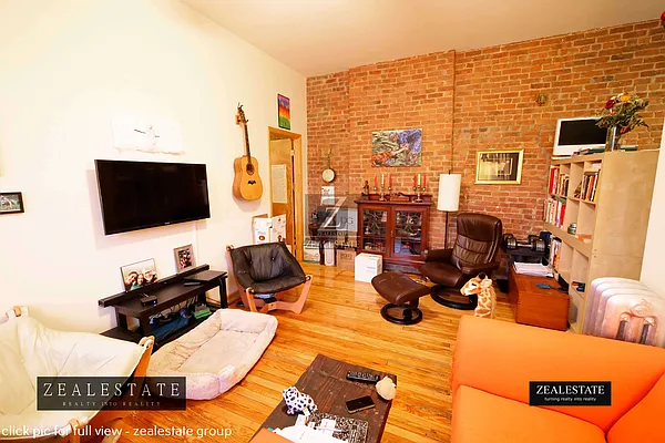 Rented by ZealEstate Group Inc | media 30