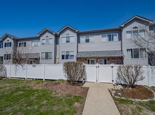 272 Park Ridge Ln #7-F, Aurora, IL