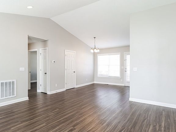 3rd image of 105 Birch Ct