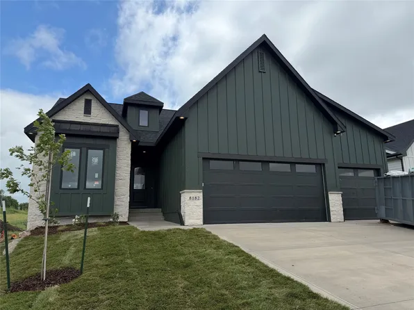 8182 Edgewood Ct, West Des Moines, IA 50266