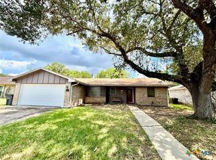 111 Lexington Ln, Victoria, TX 77901