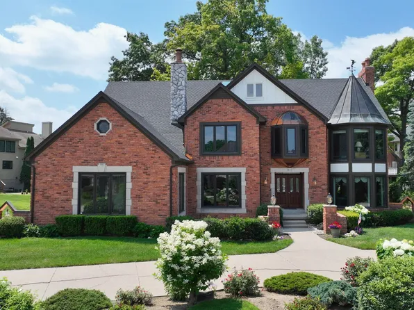 1947 Maplewood Ave, Bloomfield Hills, MI 48302