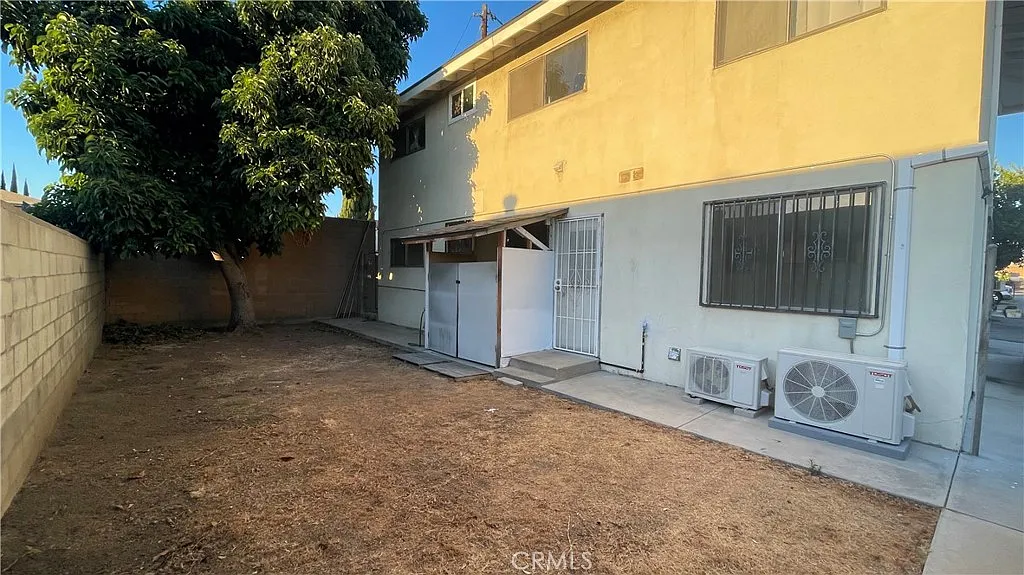 3 bed, 1.5 bath, 1150 sqft, $3,050 — Photo 2