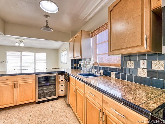 3rd image of 1020 94th St APT 501