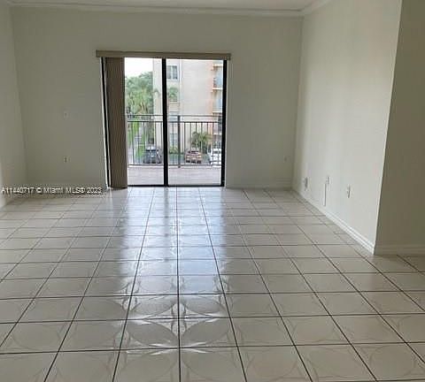 4th image of 9300 Fontainebleau Blvd #E312