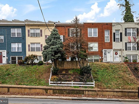 2nd image of 1353 Morris Rd SE