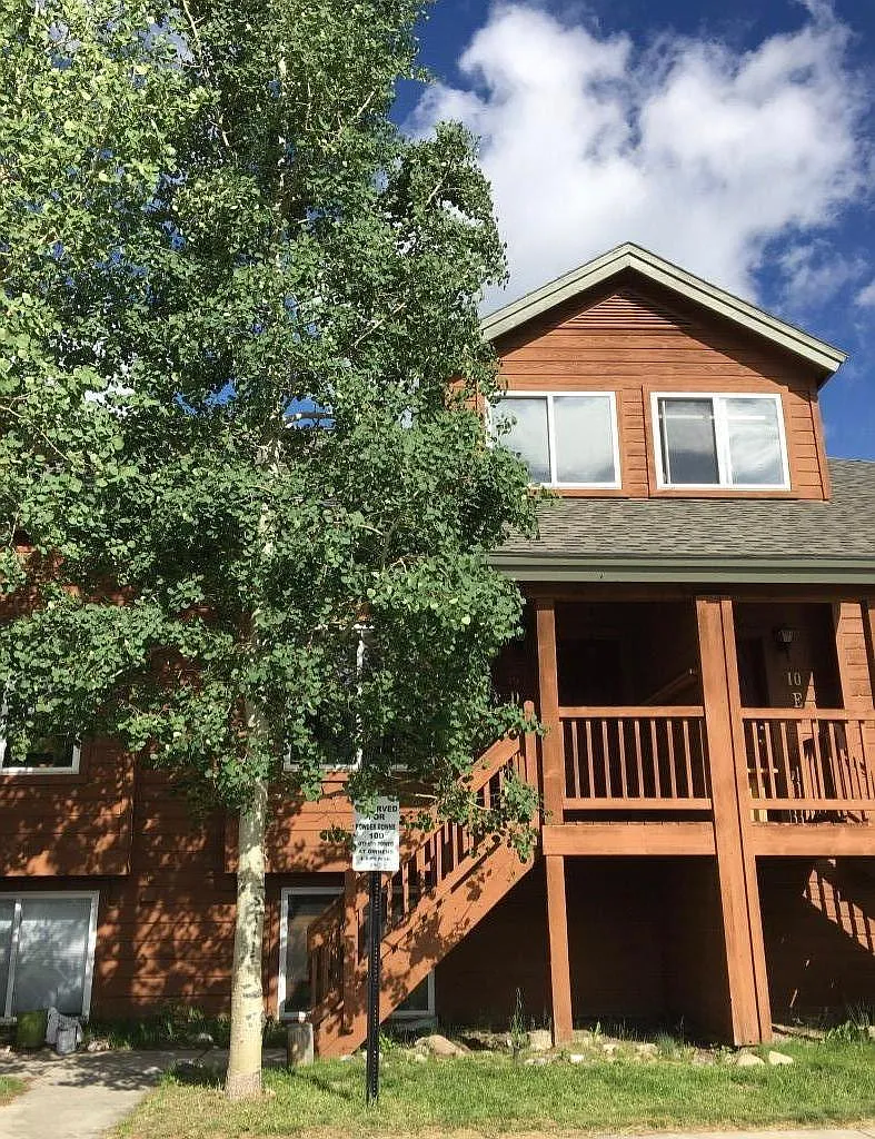 10 River Park Dr — Photo 2