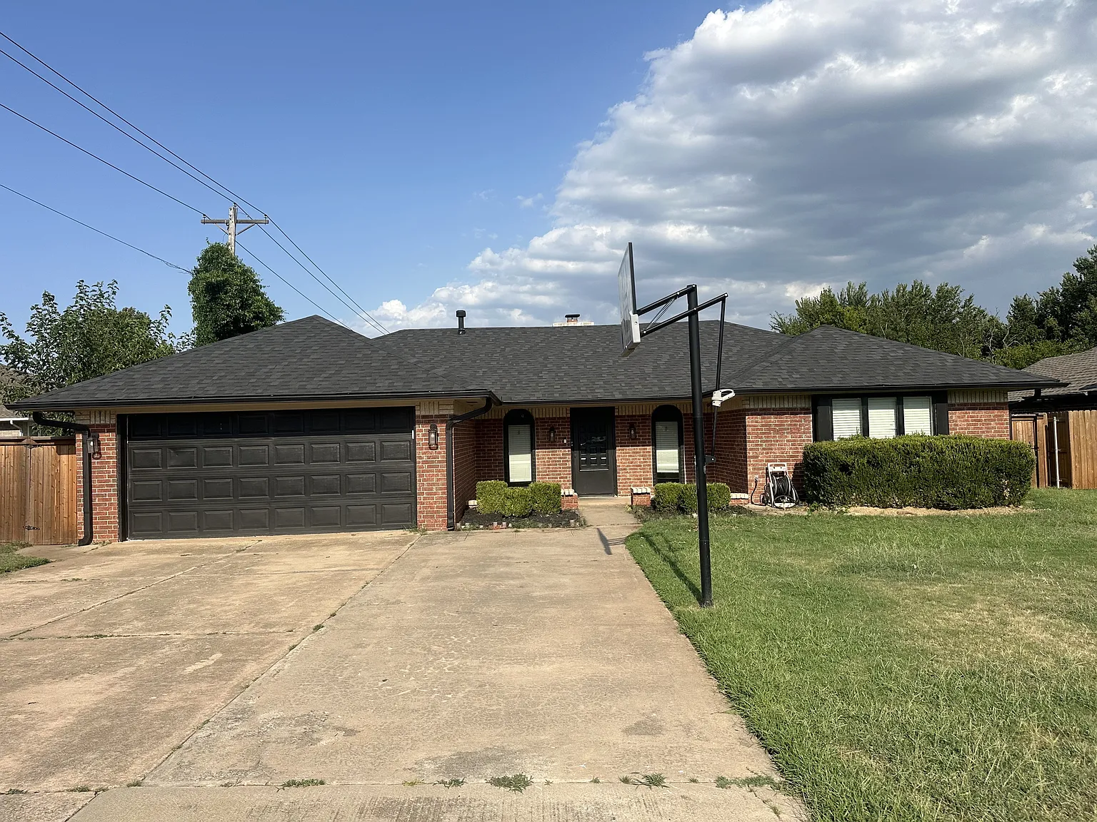 5208 Mackelman Dr - 1 — Photo 2