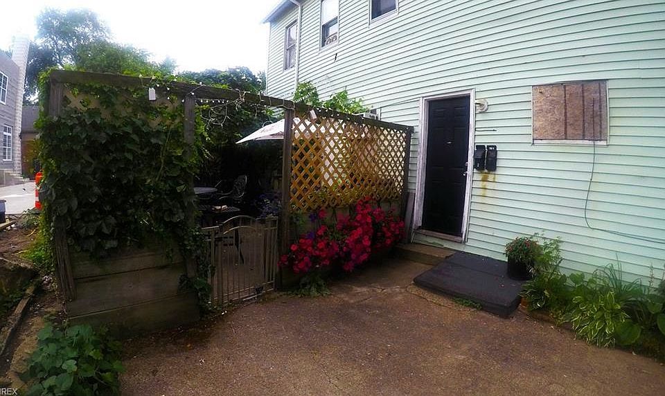 2nd image of 2102 Freeman Ave