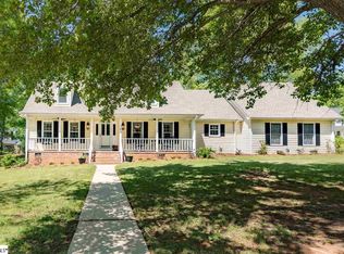 203 Foxworth Ln, Simpsonville, SC 29680