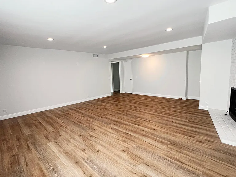 8803 Jaylee Dr — Photo 10