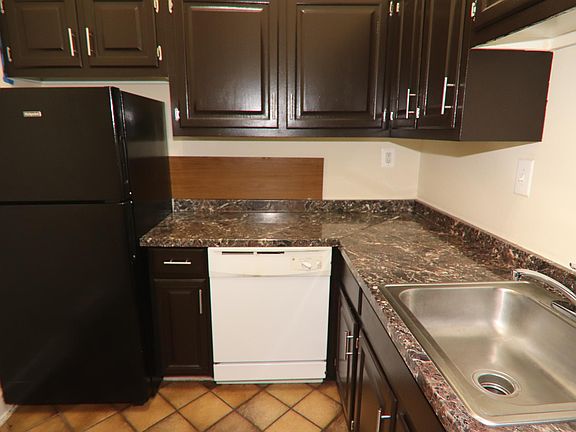 2nd image of 1734 Bolton St