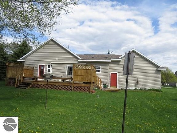 5th image of 7379 Meadow Ln