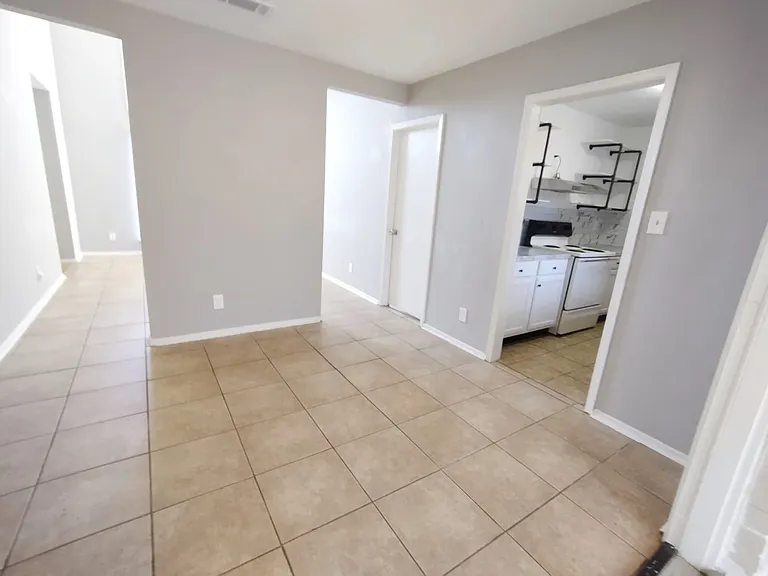 3237 Capwood Curv — Photo 6