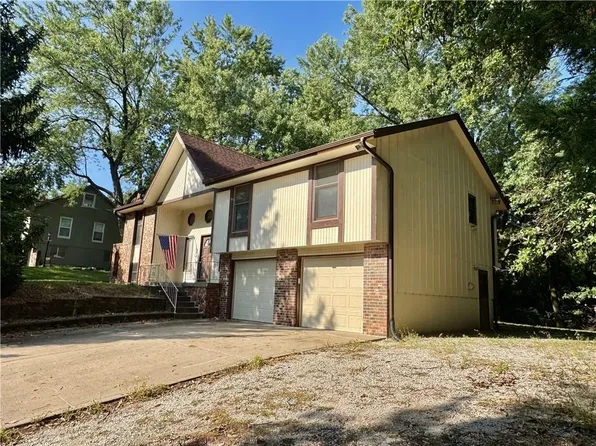 336 S 78th St, Kansas City, KS 66111