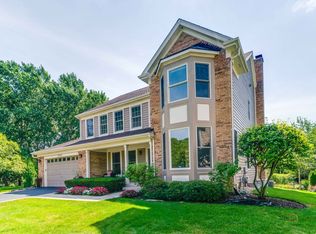 28585 Ashford Ct, Lake Bluff, IL 60044