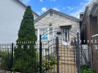 940 W 34th Pl, Chicago, IL 60608