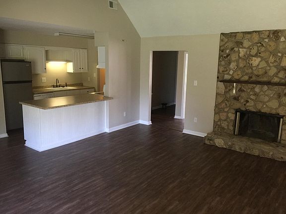 5th image of 616 Elk Lake Dr