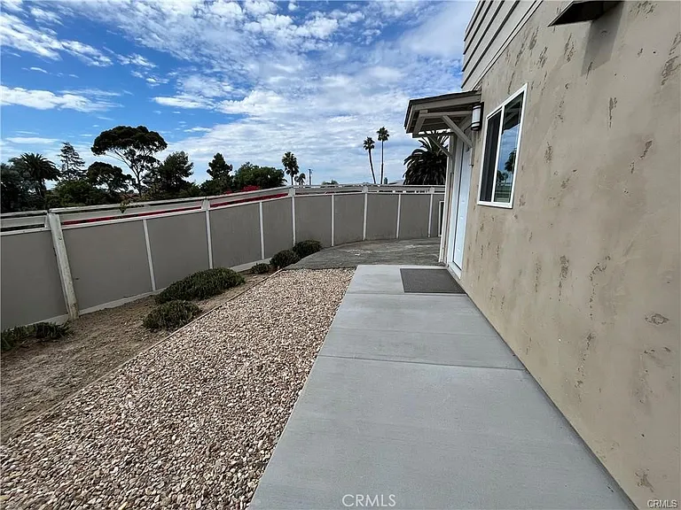 1401 Crestridge Dr — Photo 21