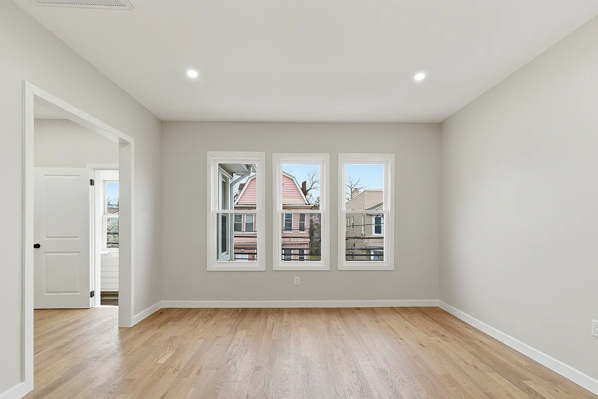Building Photo - 67 Brookdale Ave #2