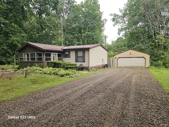 6415 Woodland Dr, Andover, OH 44003