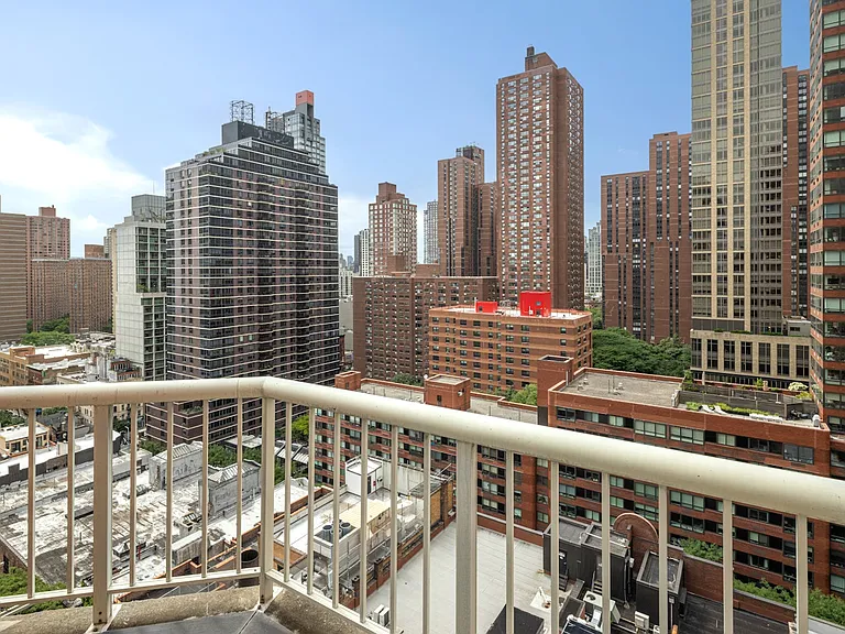 206 E 95th St #PENTHOUSE — Photo 7