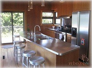 Modern Kitchen w/Gas stove