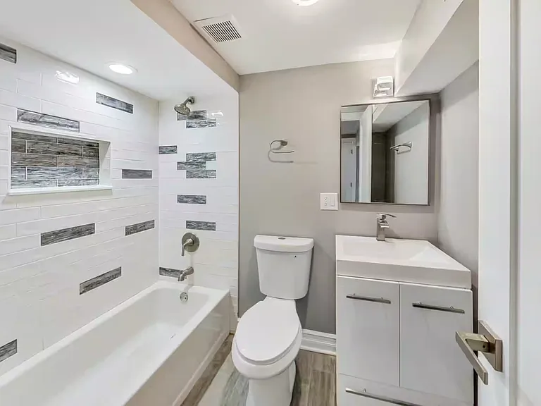 536 N Paulina St S — Photo 25