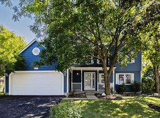 1060 Rain Tree Dr, Bolingbrook, IL 60440