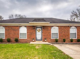 1034 Cottonwood Dr, Clarksville, IN 47129