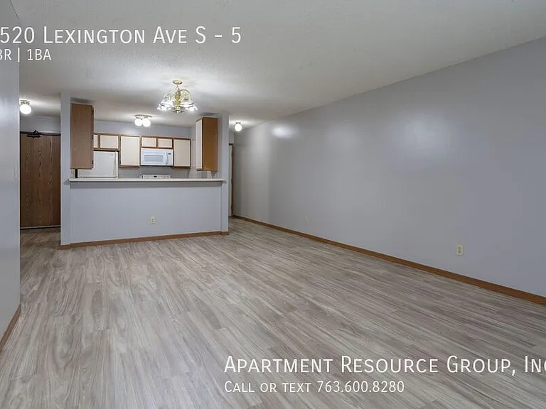 3520 Lexington Ave #5 — Photo 16