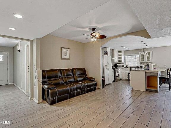 3rd image of 3369 Freeport Dr