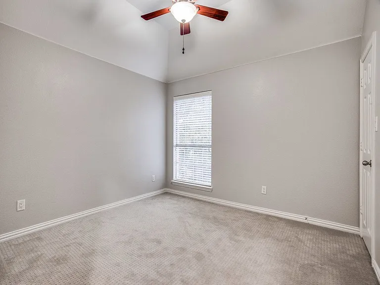 9609 Sam Bass Trl — Photo 19