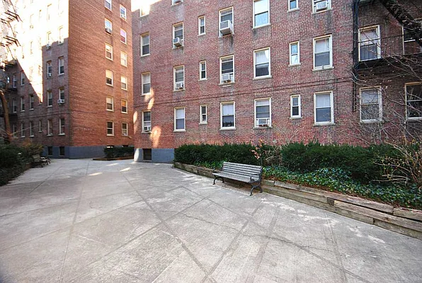 Sold by CENTURY 21 Sunny Gardens Realty, Inc. | media 39